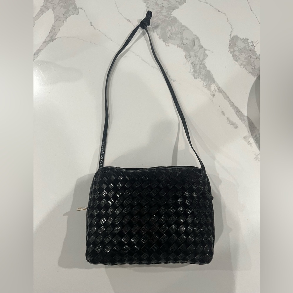 Beautiful Bottega Veneta knotted strap woven suede and leather bag.